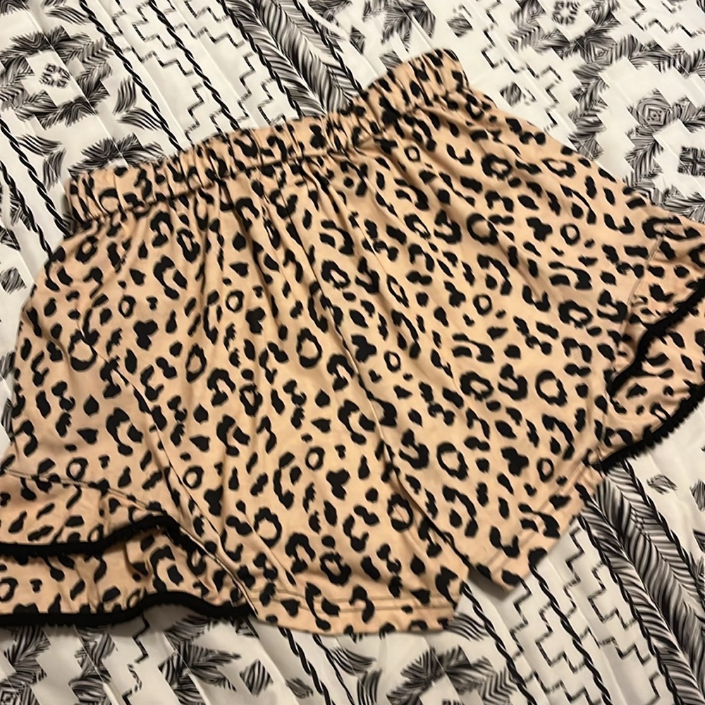 G&E Grace & Emma Leopard Print Shorts Size S - image 7